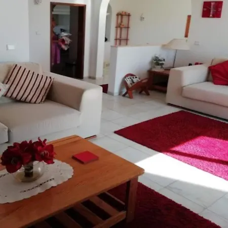 3 Bed Villa, Sleeps 6, Free Wifi, Quiet Location Villa