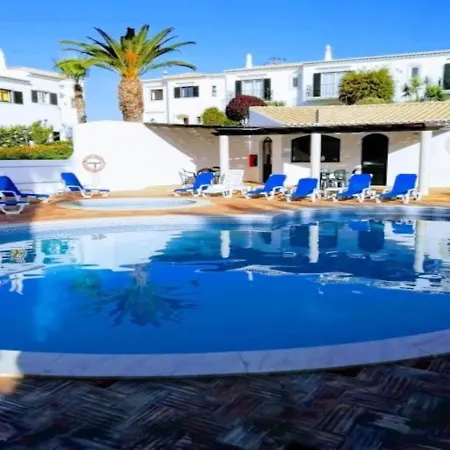 3 Bed Villa, Sleeps 6, Free Wifi, Quiet Location Villa