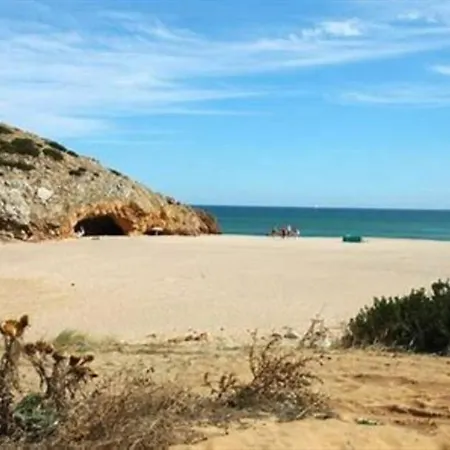 3 Bed Villa, Sleeps 6, Free Wifi, Quiet Location Villa Budens