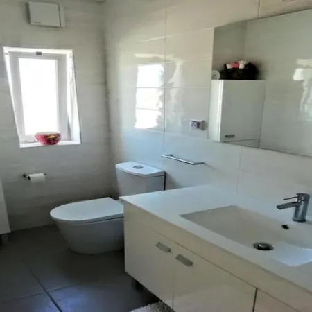 3 Bed Villa, Sleeps 6, Free Wifi, Quiet Location Villa Budens